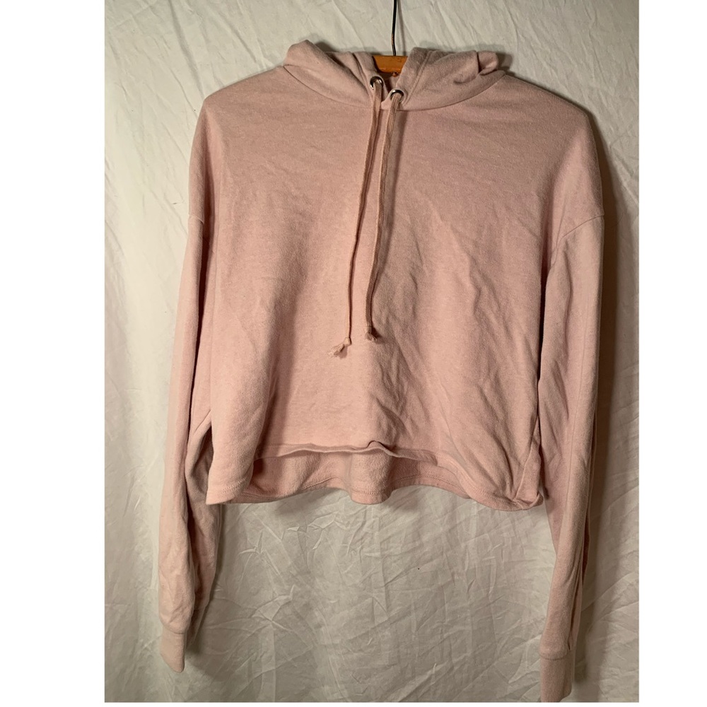 Comfy Cropped Light Pink Sweatshirt Size M